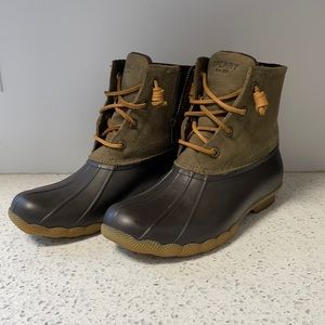 Sperry Women's Saltwater Wool Embossed Rain Boot